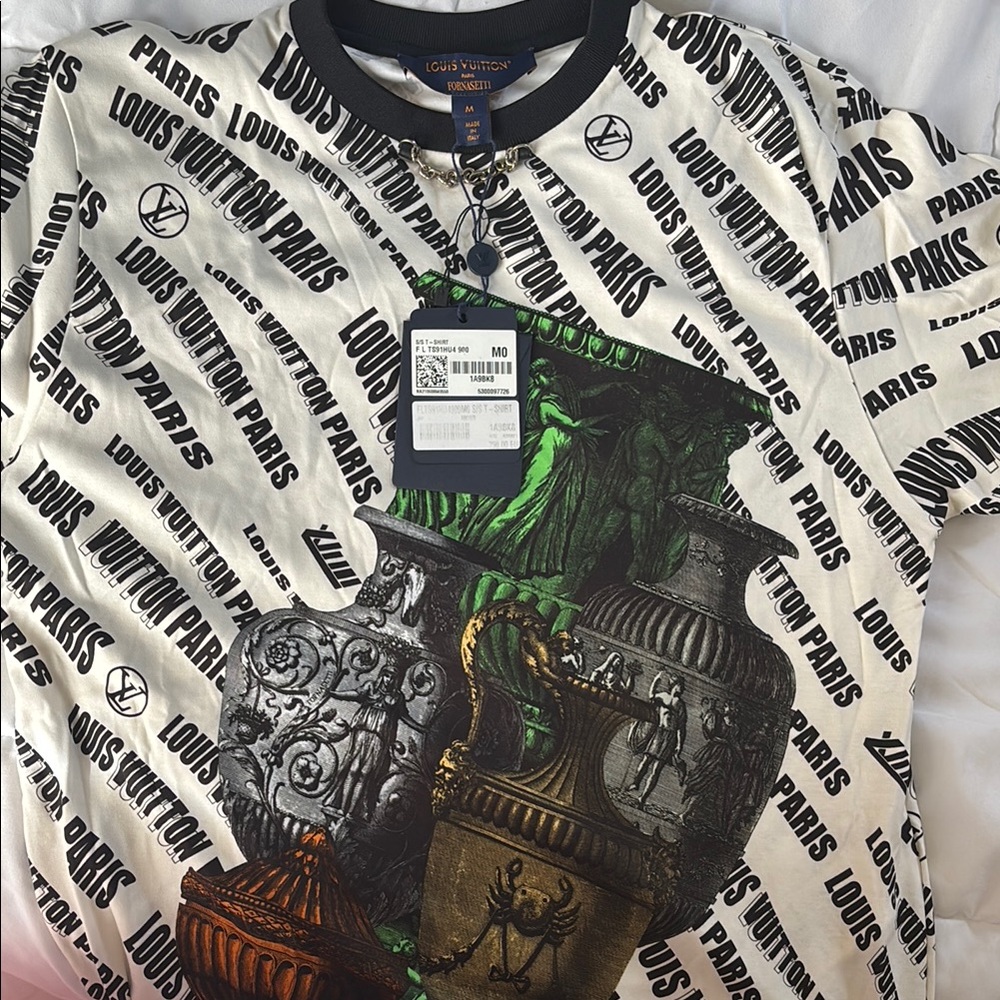 Louis Vuitton Black and White Graphic Men's Shirt